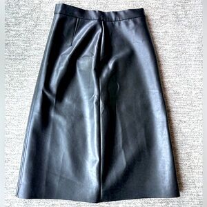 Aritzia Wilfred faux leather skirt